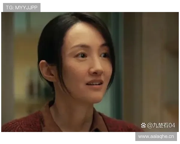 谢杏芳珠光宝气出门一身粉，回家秒变邻家大妈这反差也太顶了吧